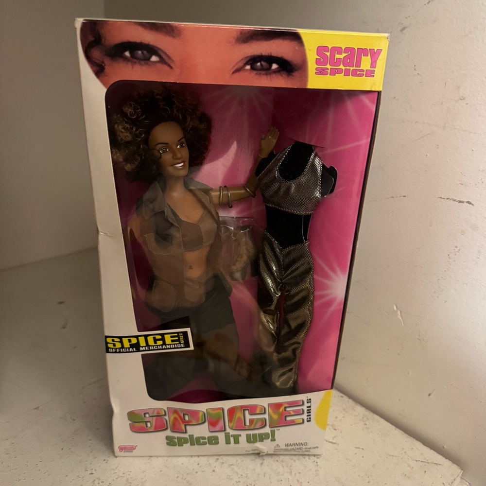 Spice Girls On Tour - Mel B Aka Scary Spice Girl Power (1998)